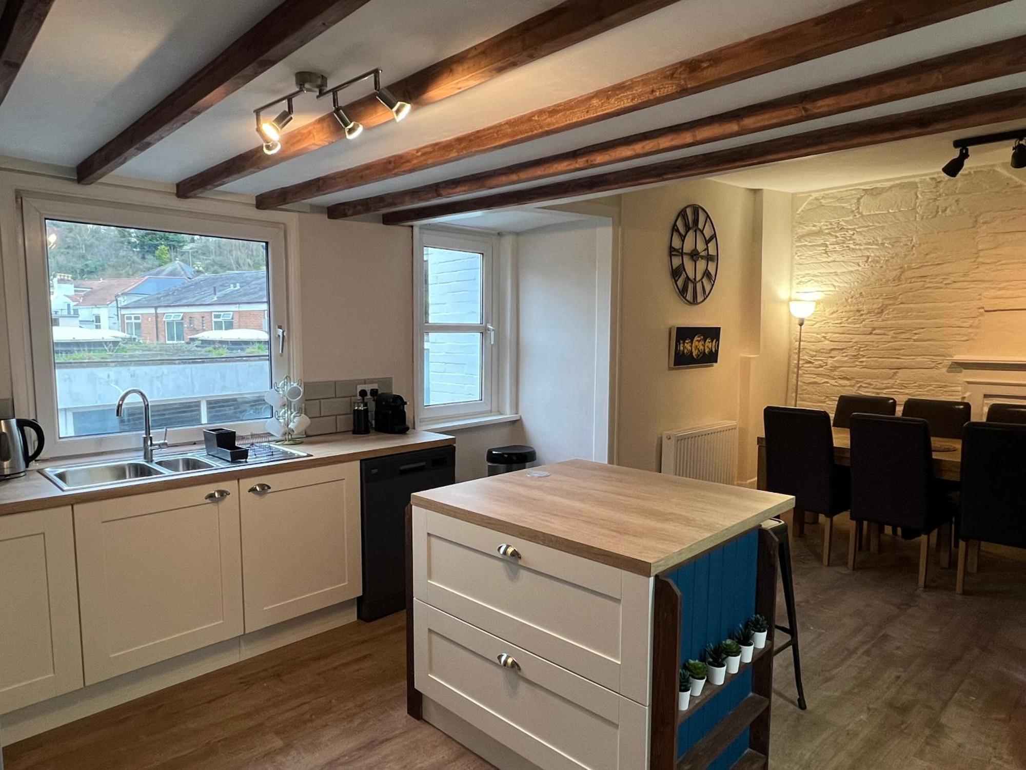A Spacious 2 Bed Flat In Kingsbridge Town Kültér fotó