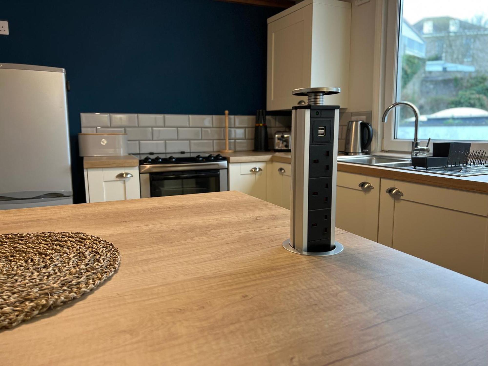 A Spacious 2 Bed Flat In Kingsbridge Town Kültér fotó